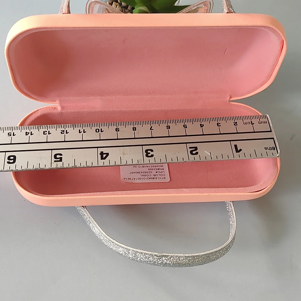 Case For Glasses With Butterfly Handels Regular Size Excellent Condition - Picture 4 of 6
